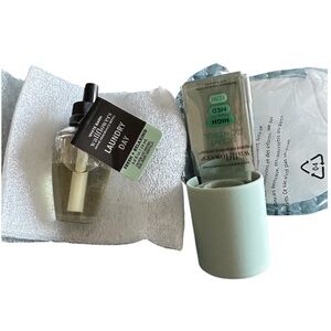 White Barn Scent Control Wallflower Set in Laundry Day